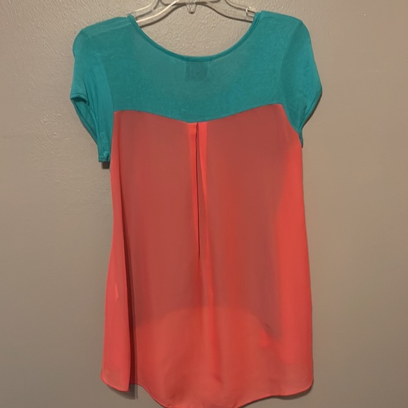 Unique and fun DejaVu mixed media top - Picture 5 of 5